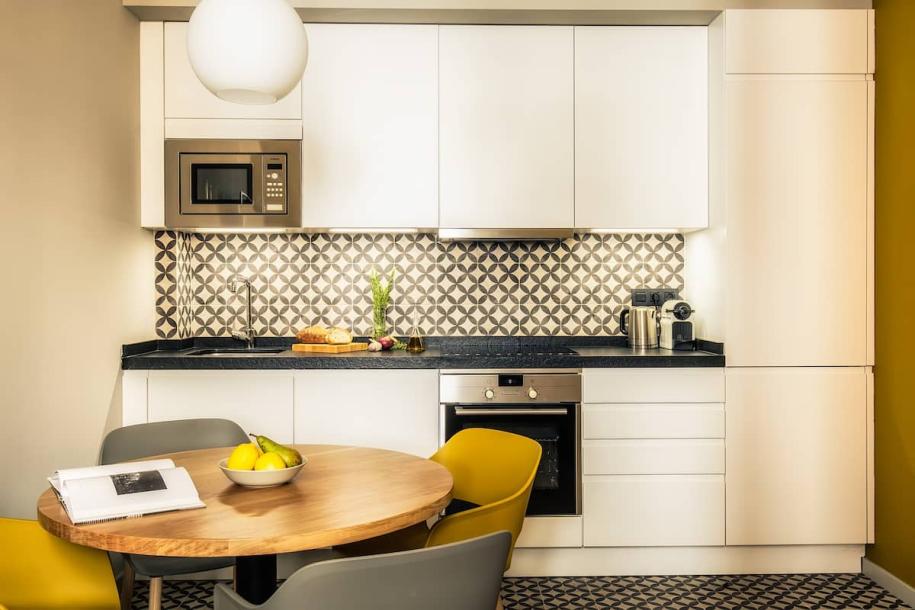 Entire rental unit in Barcelona, Spain 2 guests1 bedroom1 bed1 bath-11