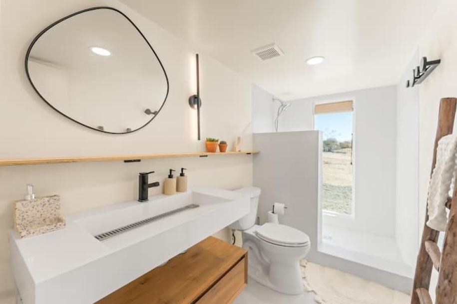 Entire home in Joshua Tree, California 4 guests1 bedroom3 beds1 bath-2