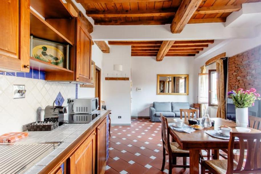 Entire rental unit in Florence, Italy 4 guests1 bedroom2 beds1 bath-14
