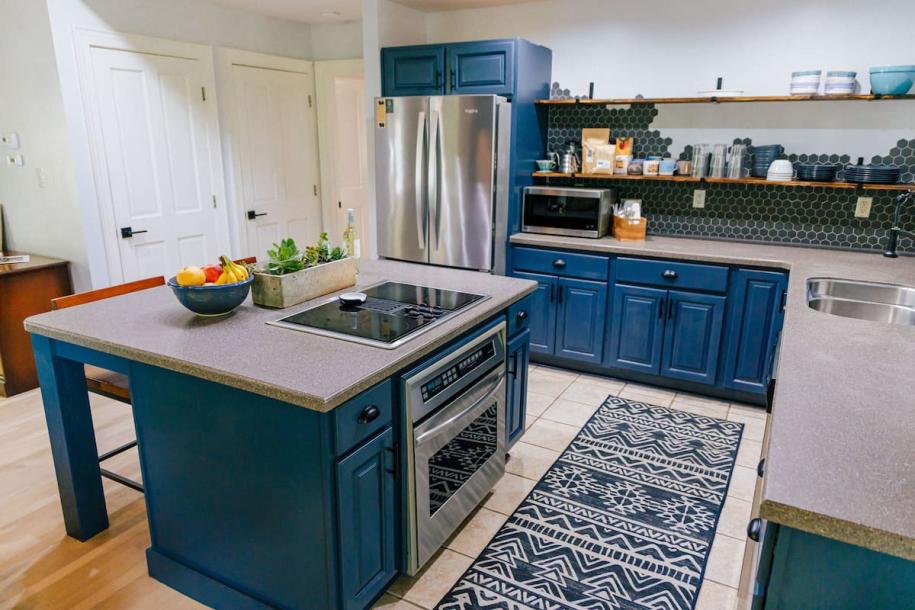 Farm stay in Valdese, North Carolina 6 guests2 bedrooms4 beds2 baths-12
