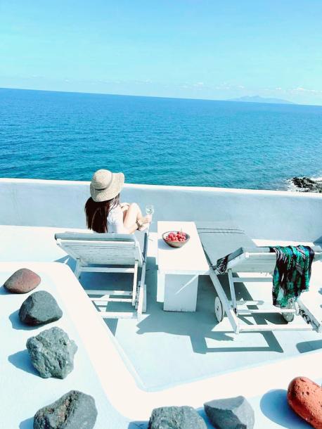 Cycladic home in Imerovigli, Greece 4 guests1 bedroom3 beds1 bath-0