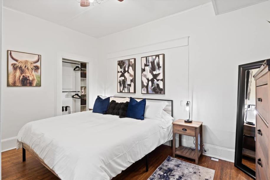 Entire serviced apartment in Raleigh, North Carolina 2 guests1 bedroom1 bed1 bath-9