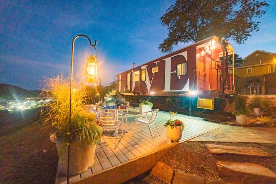 Train in Lynchburg, Virginia 3 guests1 bedroom2 beds1 bath-3