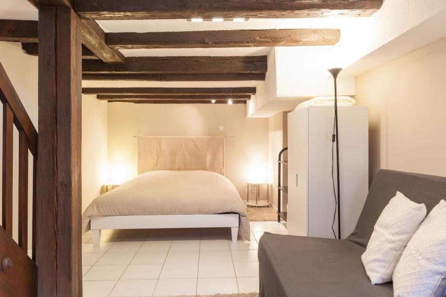 Entire rental unit in Strasbourg, France 3 guests1 bedroom2 beds1 bath-12