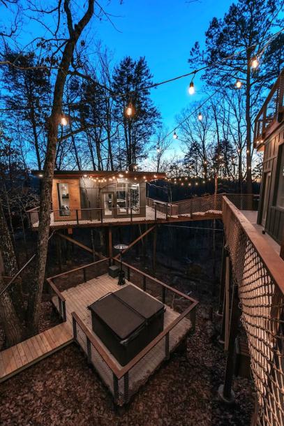 Treehouse in Sevierville, Tennessee 16+ guests4 bedrooms10 beds4 baths-7