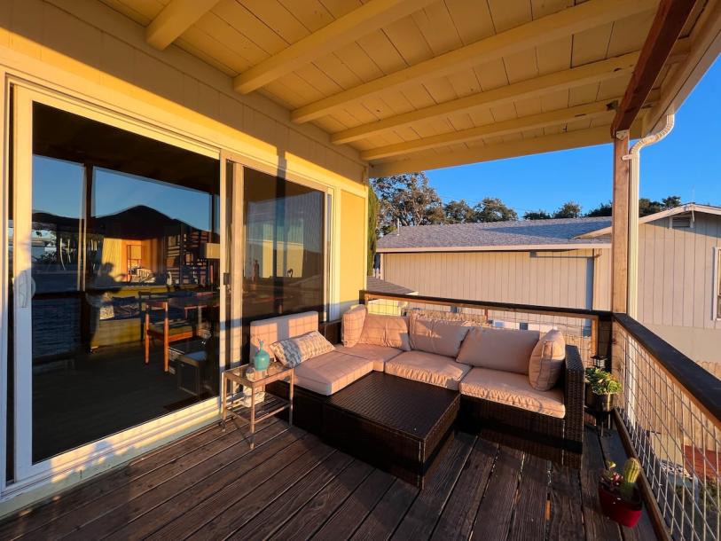 Entire home in Clearlake, California 6 guests2 bedrooms3 beds1 bath-1
