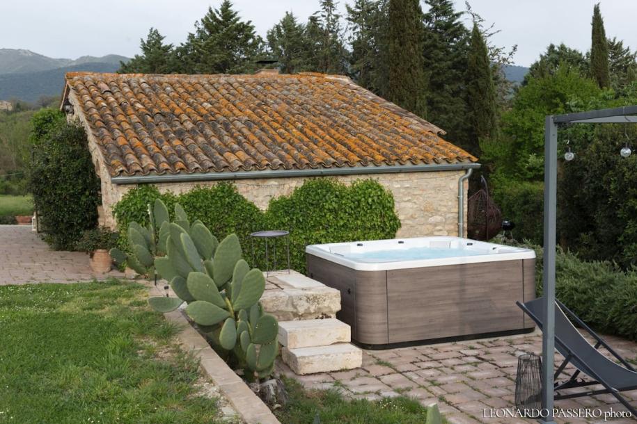 Entire cabin in Massa Martana, Italy 2 guests1 bedroom2 beds1 bath-2