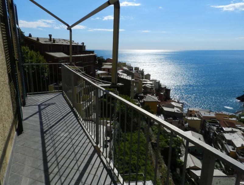 Entire rental unit in Manarola, Italy 4 guests2 bedrooms2 beds1 bath-11