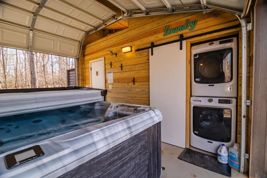 Tiny home in Tracy City, Tennessee 6 guests3 bedrooms2 beds2 baths-3