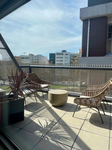 Entire rental unit in Porto, Portugal 4 guests2 bedrooms2 beds1 bath-0