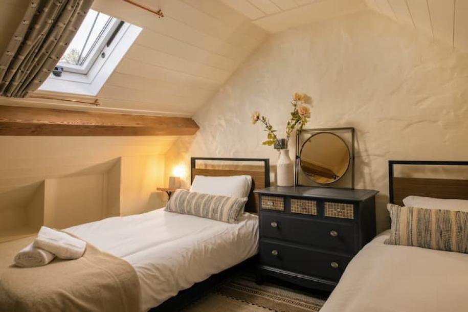 Barn in Conwy Principal Area, United Kingdom 4 guests2 bedrooms3 beds1 bath-8
