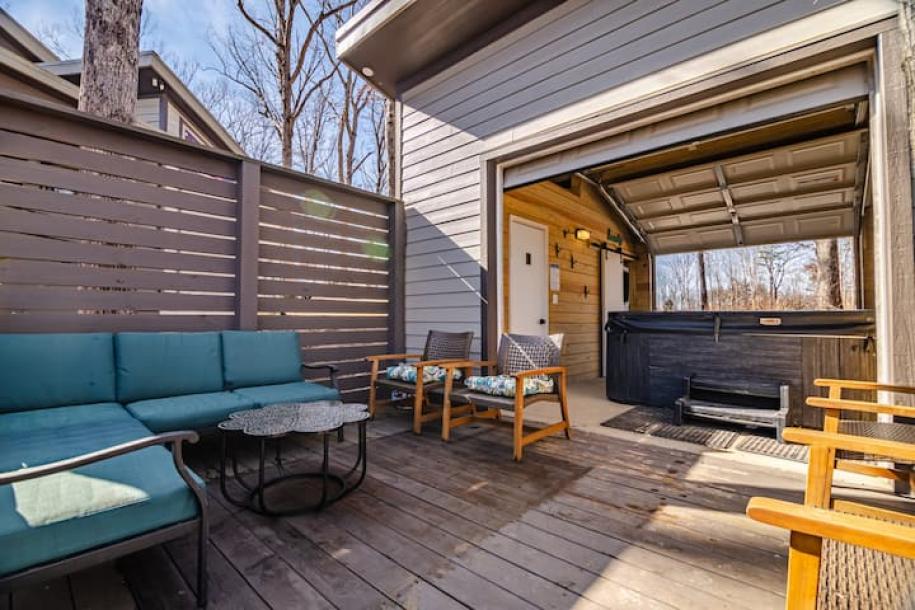 Tiny home in Tracy City, Tennessee 6 guests3 bedrooms2 beds2 baths-4