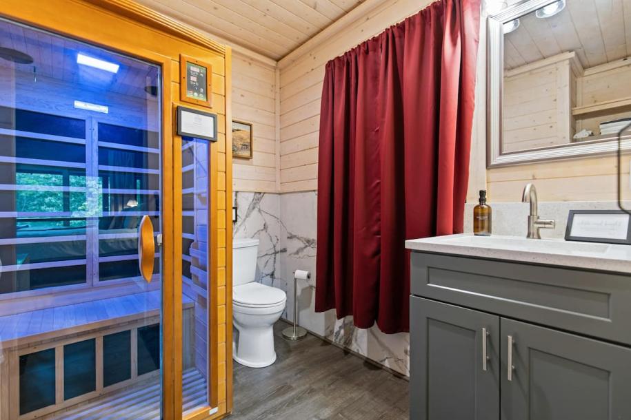 Entire cabin in Cleveland, Georgia 4 guests1 bedroom3 beds1.5 baths-6