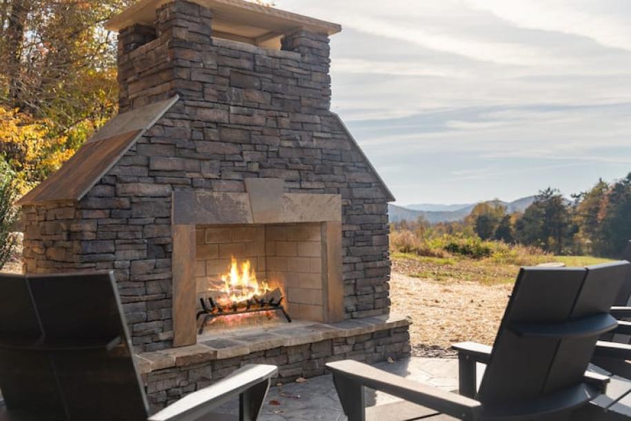 Lakeside | Hot/Cold Tub, Fireplaces, EV Charger-5