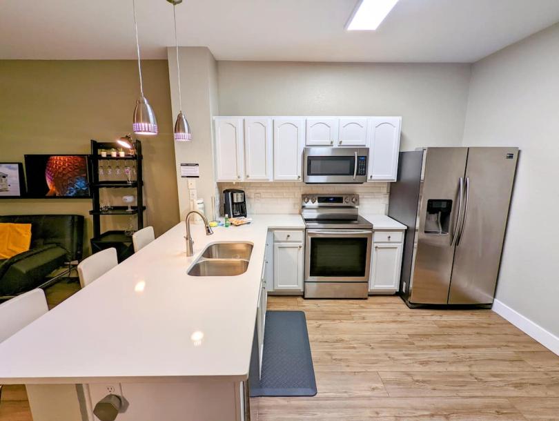 New Luxury Townhome near Disney (3BD 3BATH Pool)-15