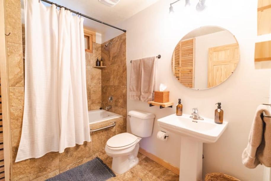 Entire cabin in Kanab, Utah, United States 4 guests2 bedrooms2 beds2 baths-4