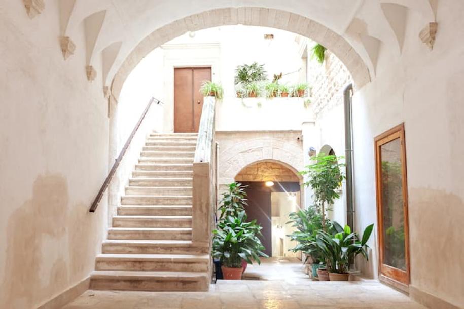 Earthen home in Molfetta, Italy 4 guests1 bedroom3 beds1 bath-16