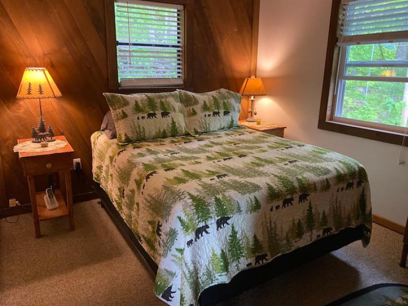 Entire cabin in Robbinsville, North Carolina 6 guests2 bedrooms3 beds1 bath-2