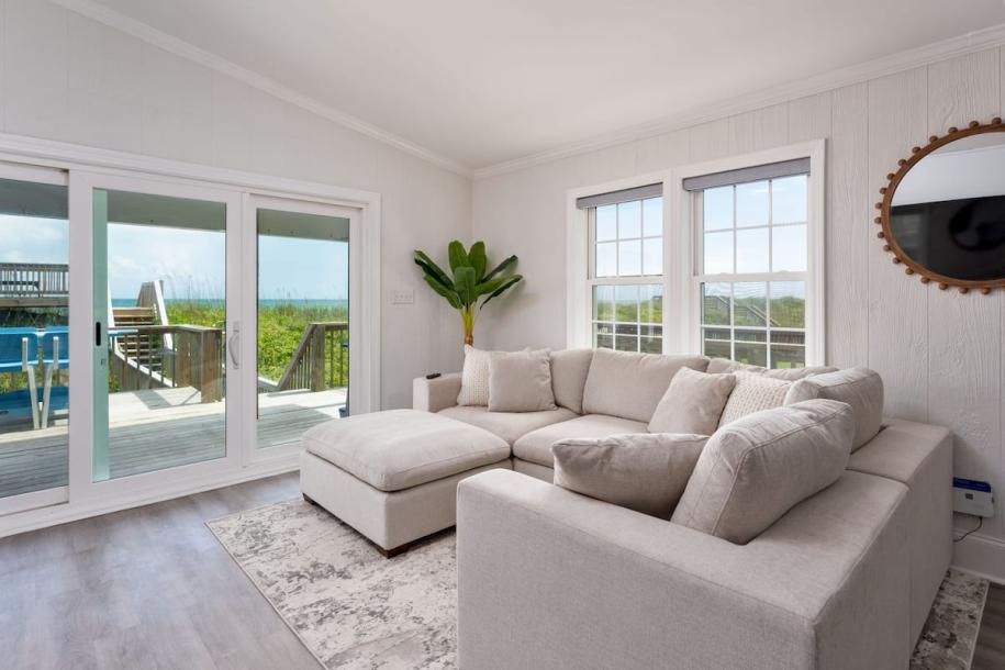 Entire townhouse in North Topsail Beach, North Carolina 10 guests4 bedrooms5 beds2.5 baths-18