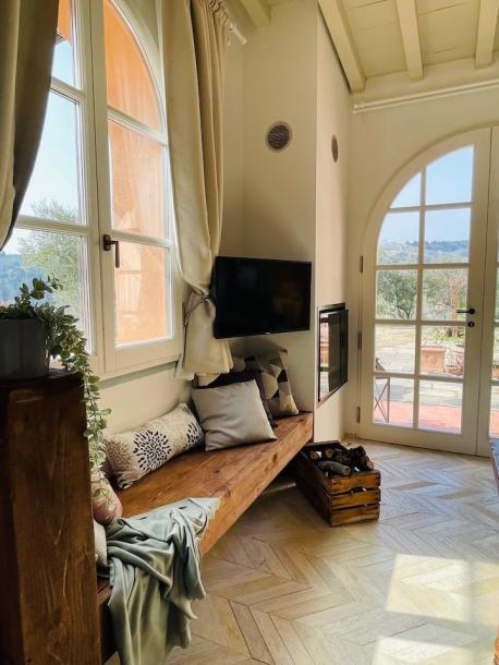 Entire home in Fiesole, Italy 2 guestsStudio1 bed1 bath-6