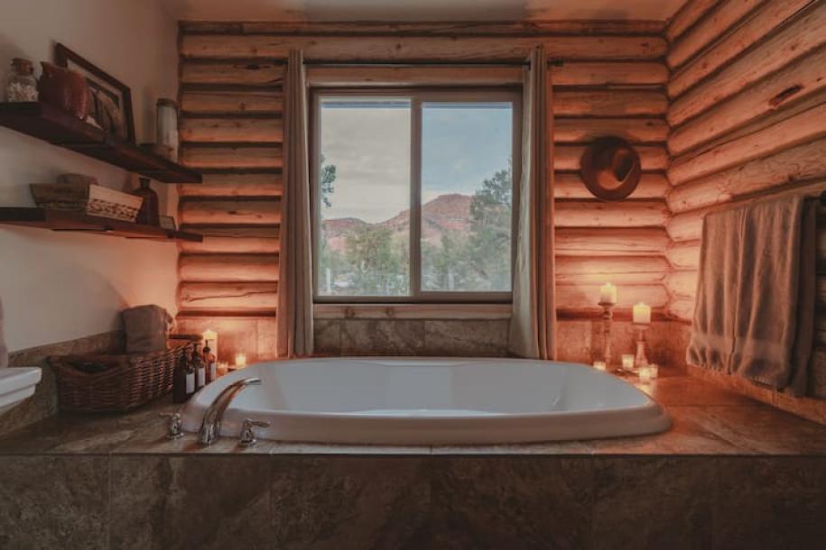 Entire cabin in Kanab, Utah, United States 4 guests2 bedrooms2 beds2 baths-8