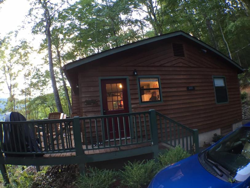 Entire cabin in Robbinsville, North Carolina 6 guests2 bedrooms3 beds1 bath-17