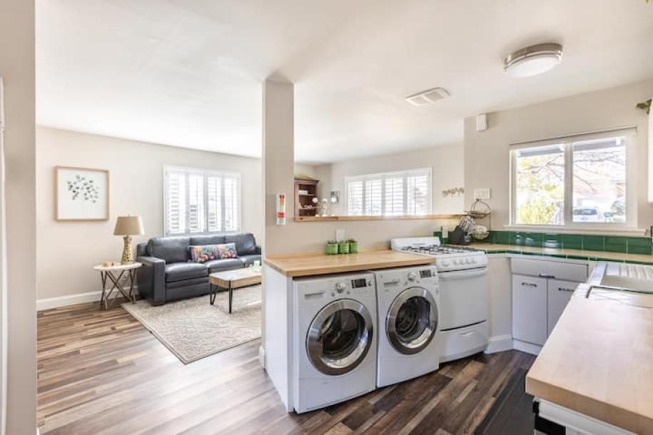 Entire home in Reno, Nevada 2 guests1 bedroom1 bed1 bath-8