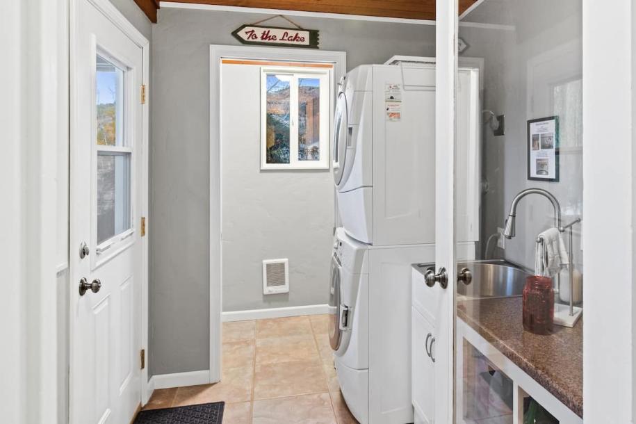 Entire home in Lolo, Montana 6 guests3 bedrooms3 beds2.5 baths-14