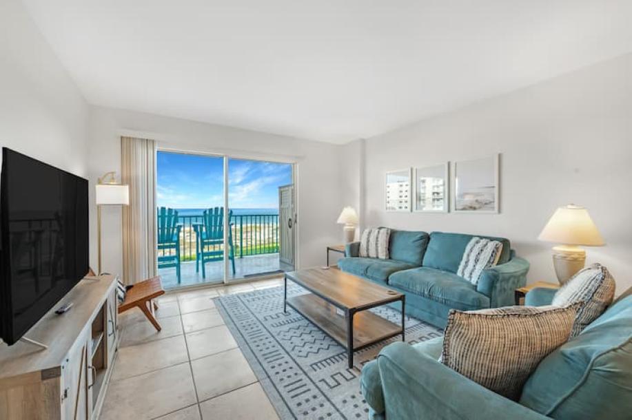 Entire condo in Gulf Shores, Alabama 6 guests2 bedrooms3 beds2 baths-9