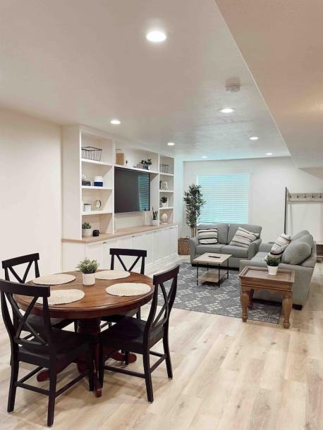 Entire guest suite in Pleasant Grove, Utah 4 guests2 bedrooms2 beds1 bath-6