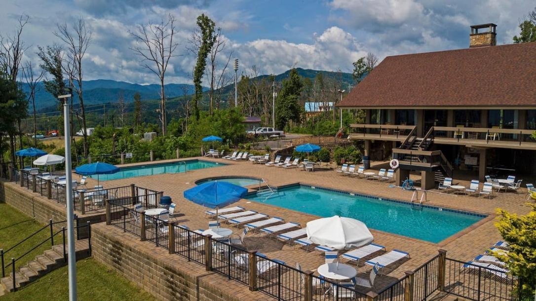 Entire cabin in Gatlinburg, Tennessee 6 guests2 bedrooms3 beds1.5 baths-14