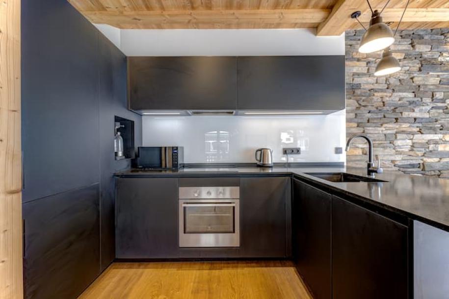 Entire rental unit in Chamonix-Mont-Blanc, France 3 guests1 bedroom3 beds1 bath-9