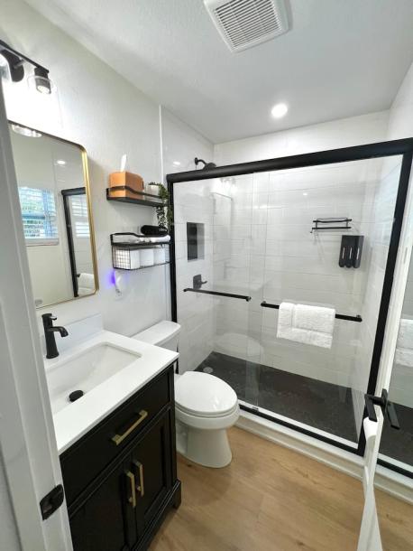 Entire guesthouse in Orlando, Florida 2 guests1 bedroom1 bed1 bath-11