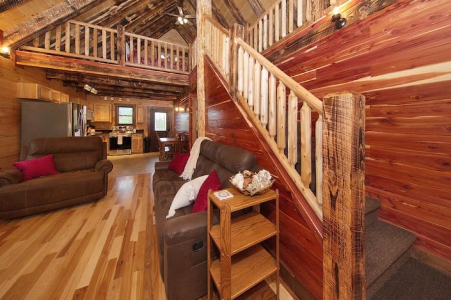 Entire cabin in Logan, Ohio 4 guests1 bedroom2 beds1 bath-4