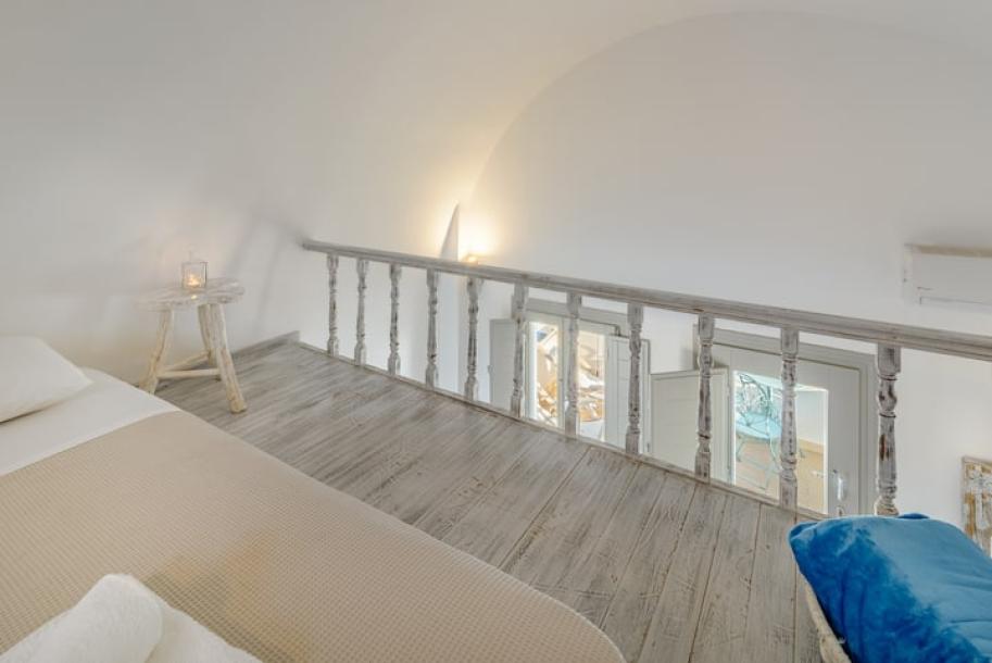 Entire home in Oia, Greece 2 guests1 bedroom1 bed1 bath-8