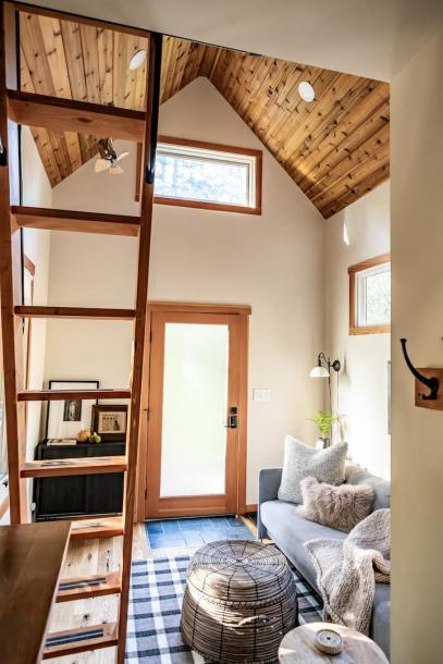 Entire cabin in Vashon, Washington 2 guests1 bedroom1 bed1 bath-16