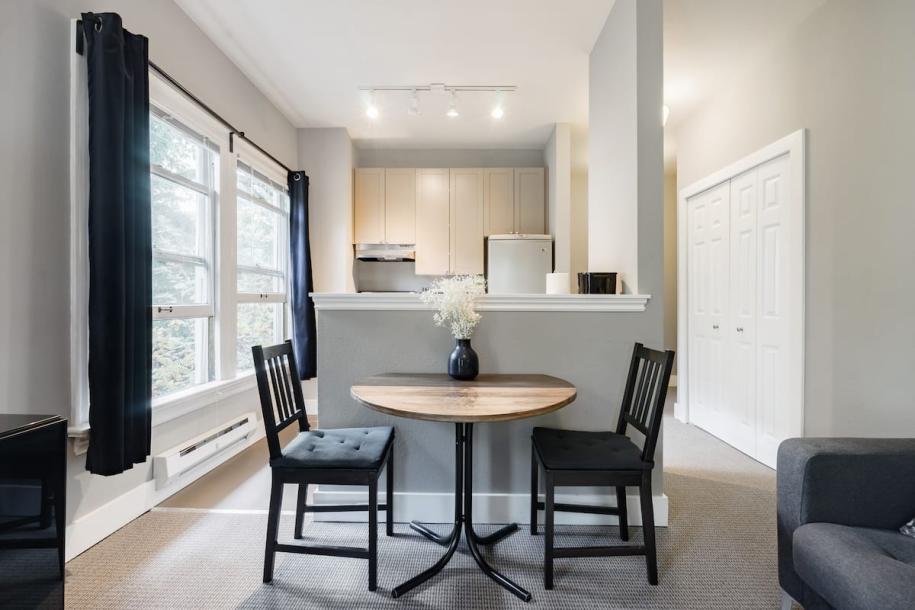 Entire rental unit in Seattle, Washington 2 guestsStudio1 bed1 bath-9
