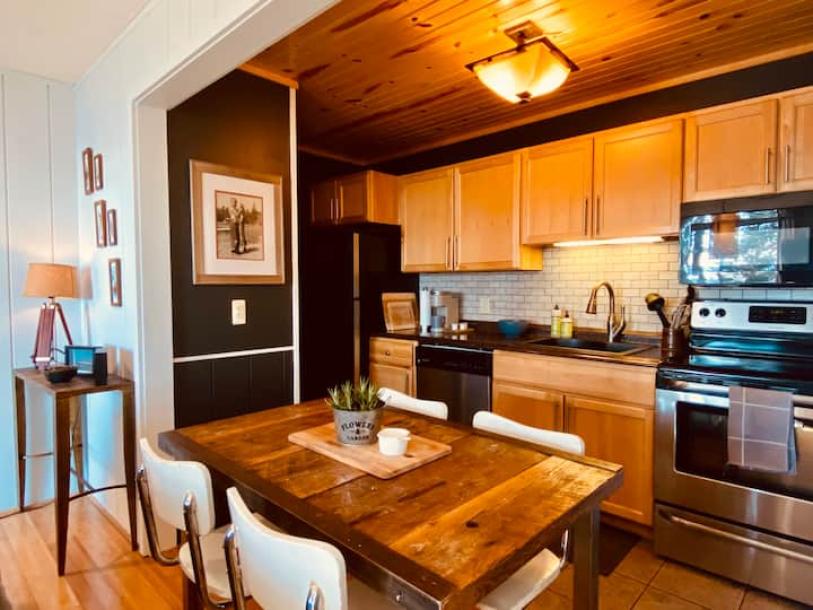 Entire condo in Tofte, Minnesota 2 guests1 bedroom1 bed1 bath-11