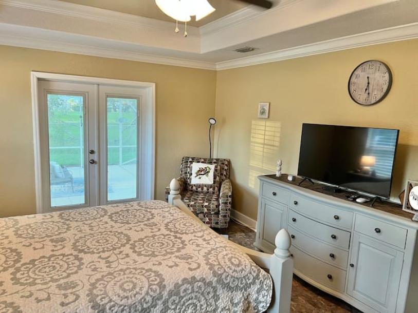 Entire home in Sebring, Florida 6 guests3 bedrooms3 beds2 baths-9