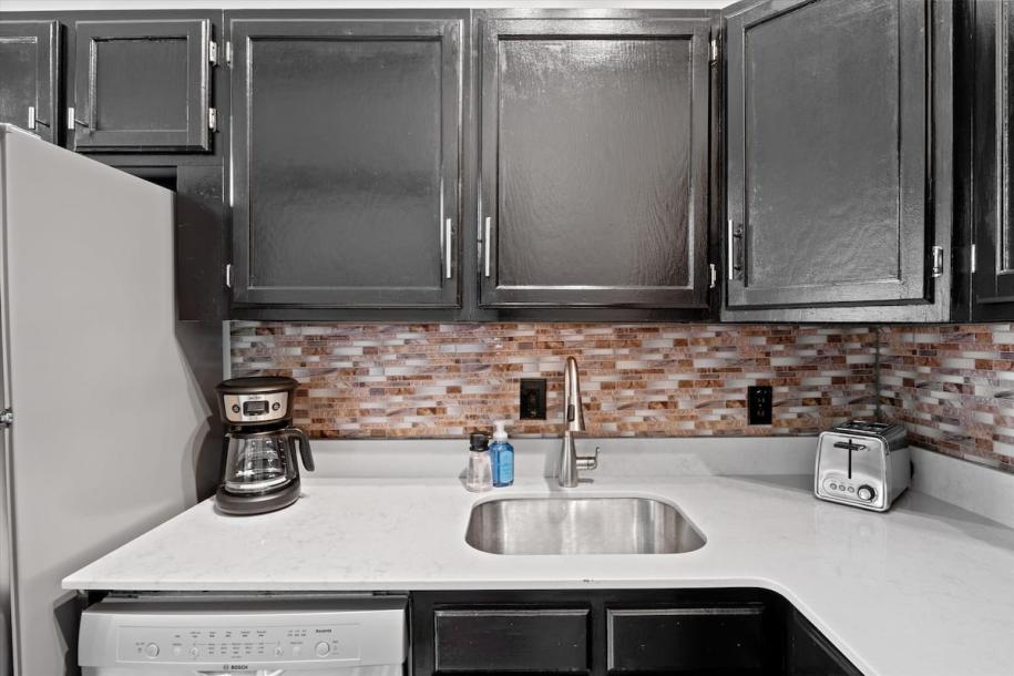 Entire serviced apartment in Raleigh, North Carolina 2 guests1 bedroom1 bed1 bath-5