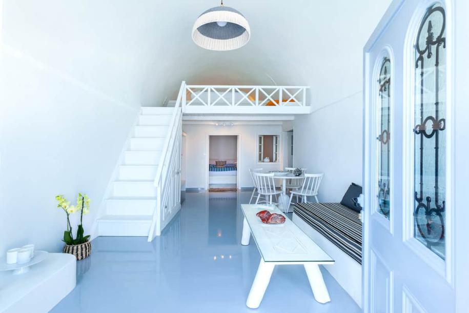 Entire home in Oia, Greece 5 guests2 bedrooms3 beds1 bath-14