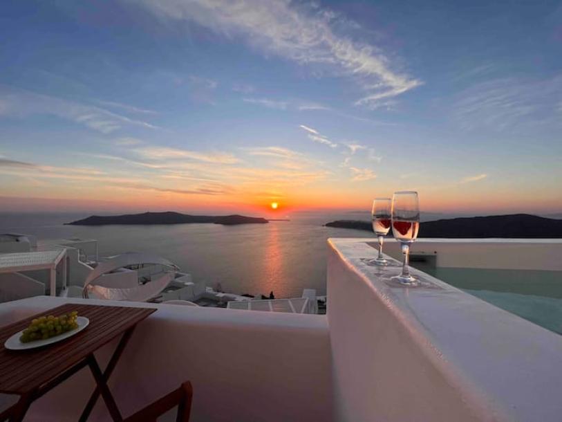 Entire home in Imerovigli, Greece 2 guests1 bedroom1 bed1 bath-3