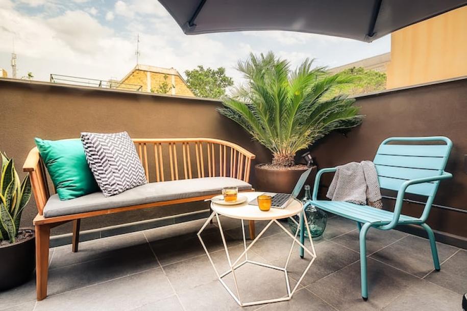 Entire rental unit in Barcelona, Spain 2 guests1 bedroom1 bed1 bath-0