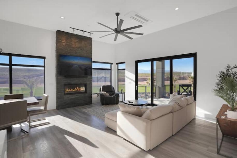 Contemporary Lux ~ Private Poo&Spa Scenic Golf-18