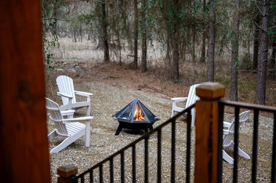 Entire cabin in Broken Bow, Oklahoma 3 guests1 bedroom1 bed1 bath-3