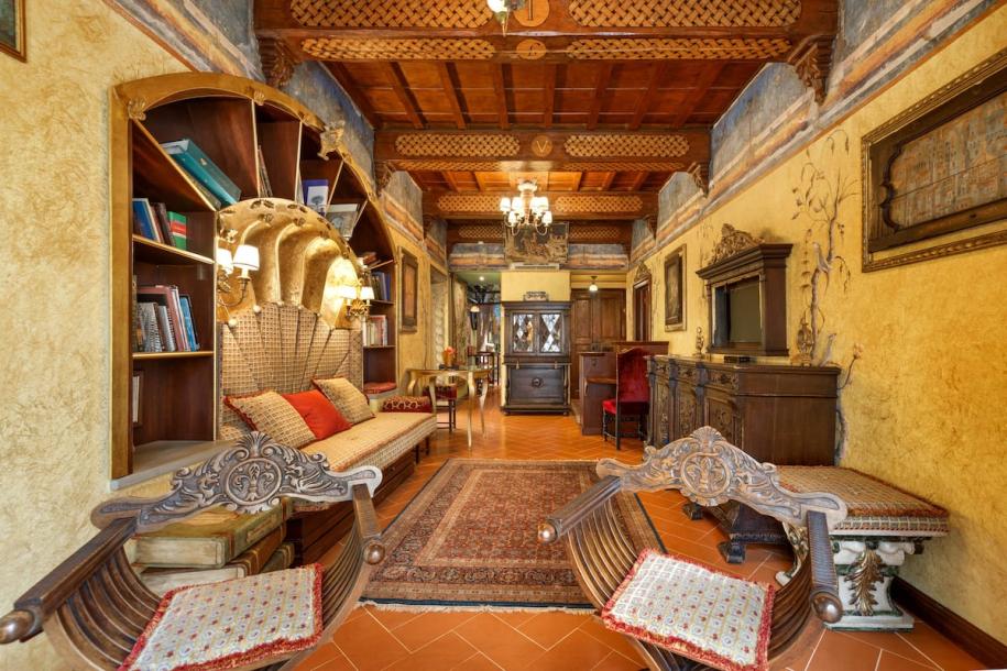 Entire rental unit in Florence, Italy 3 guests1 bedroom2 beds2 baths-14