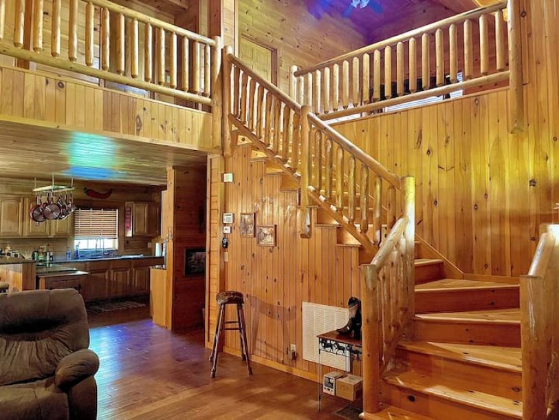 Getaway 3 Bedroom Cabin-6