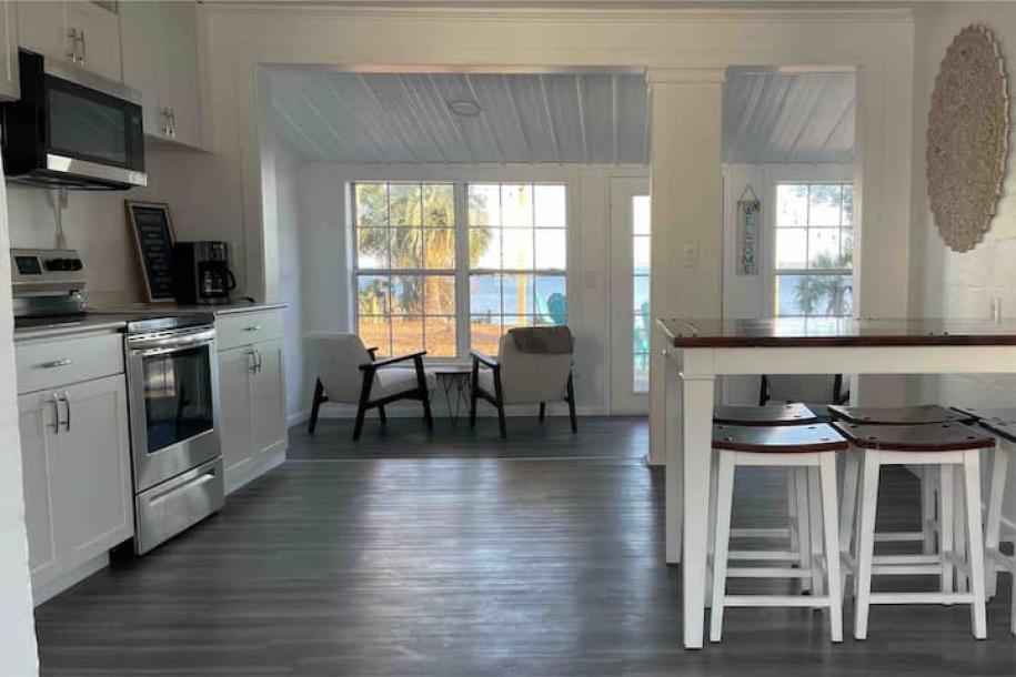 Entire home in Panama City, Florida 7 guests3 bedrooms4 beds2 baths-17