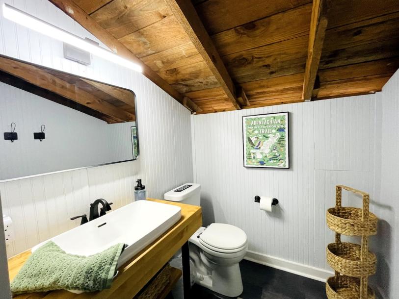 Entire cabin in Dahlonega, Georgia 6 guests3 bedrooms3 beds2 baths-6