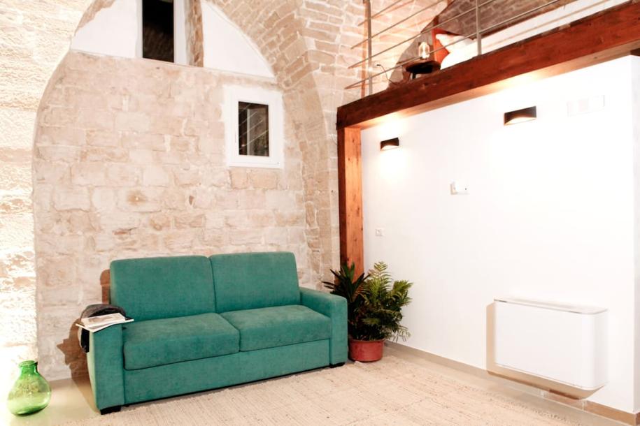 Earthen home in Molfetta, Italy 4 guests1 bedroom3 beds1 bath-15